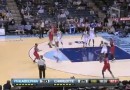 Evan Turner continue d’impressionner, record de passes pour Jrue Holiday