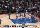 (Vidéo) Caron Butler assome un arbitre avec un violent contre